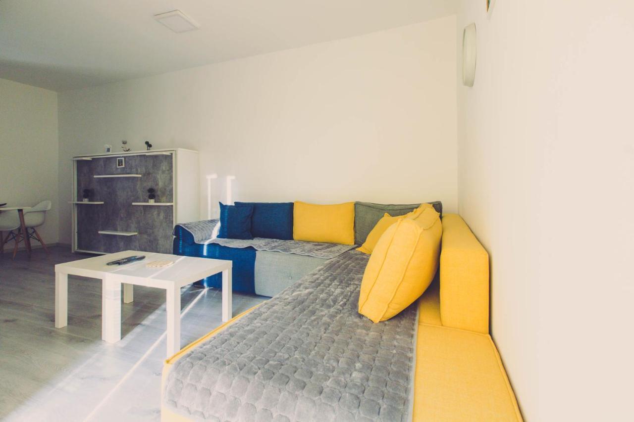 Hristovi Apartments Скопье Экстерьер фото